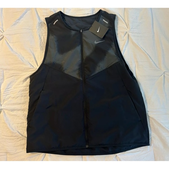 Nike Aero Layer Wild Run Reversible Repel Running Vest Men’s Sz L DD6207-010 NWT - Picture 2 of 7